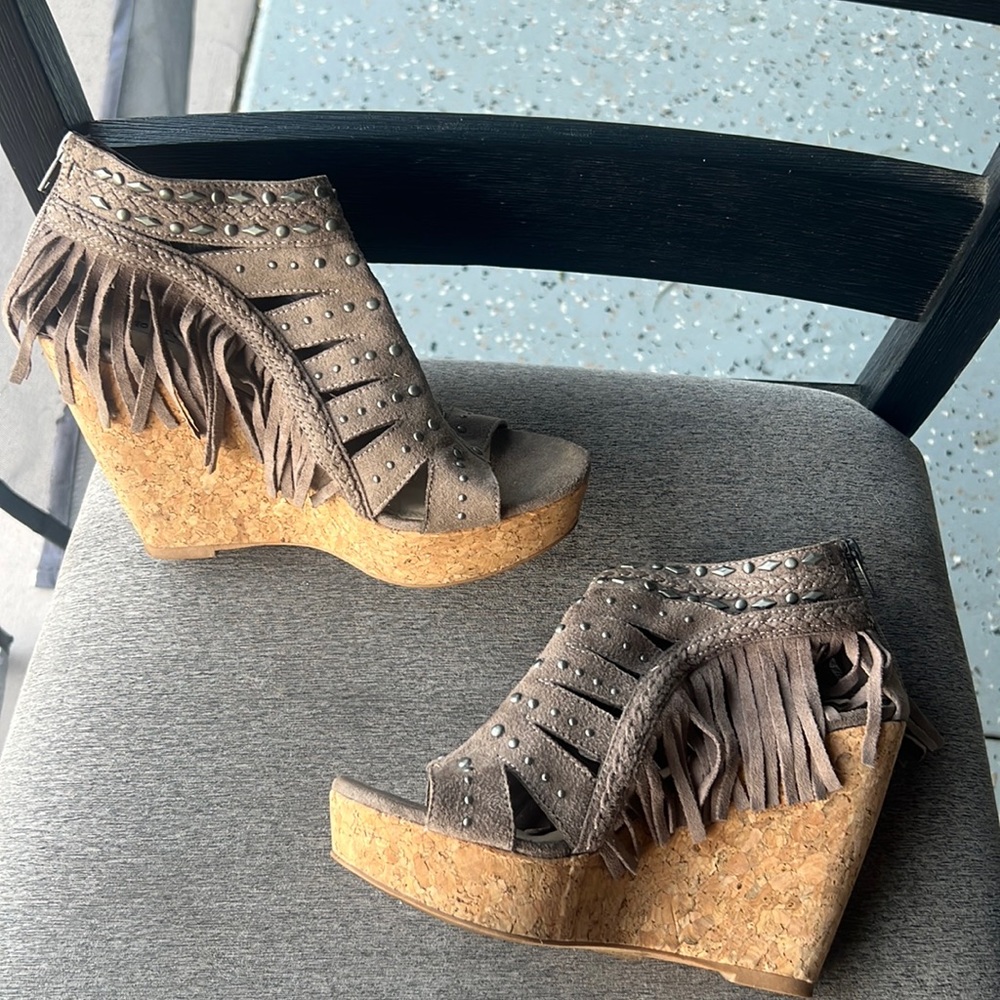 Fringe Wedges
